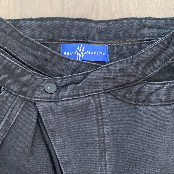 Asymmetrical Aquamarine Black Jeans - Picture 4 of 5